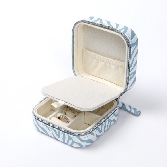 Milly Traveling Jewelry Case - Picture 2 of 4